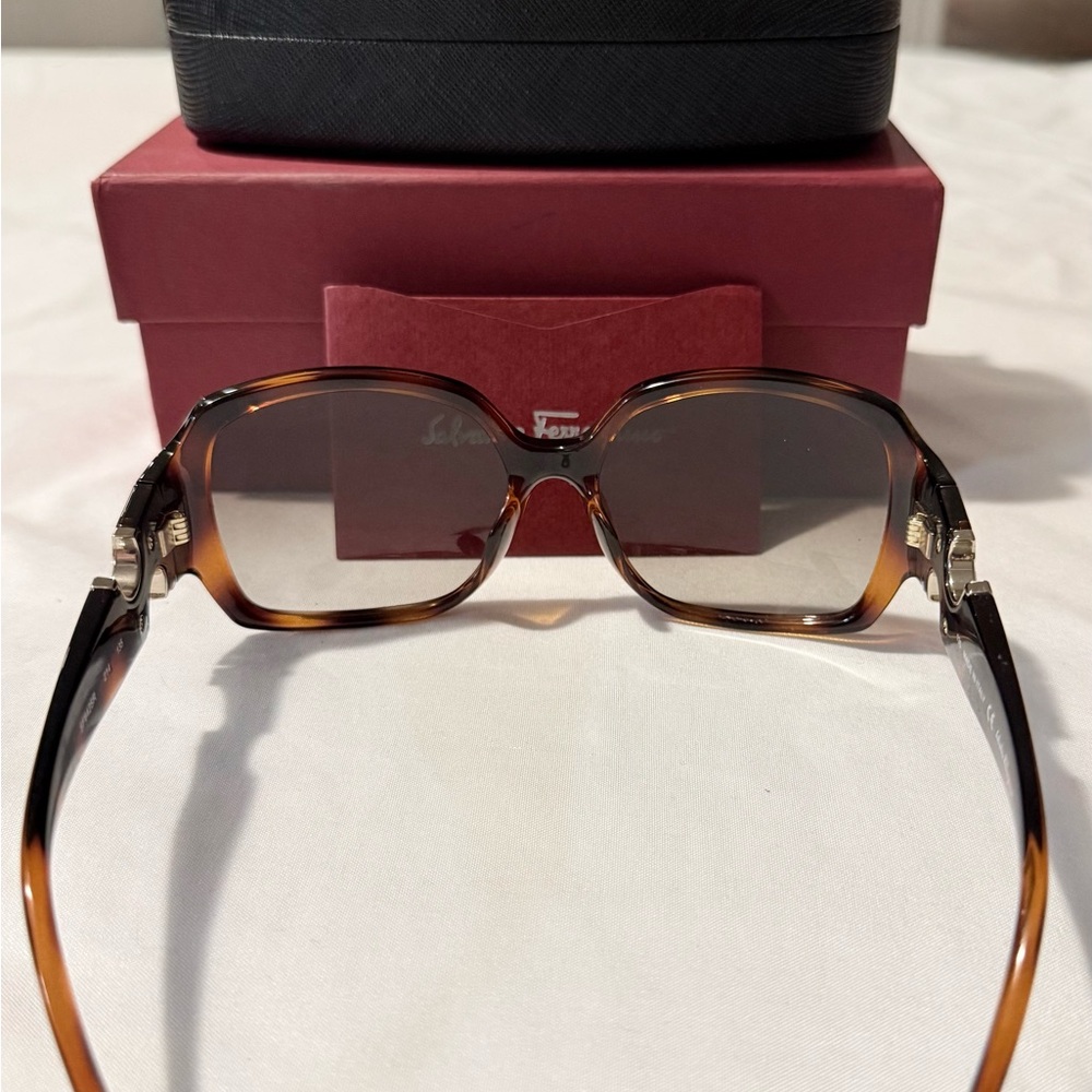 Salvatore Ferragamo Luxury Sunglasses SF642SR Made in Italy with Certificate - Picture 9 of 11